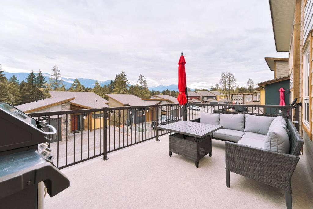Oasis Getaway, Mins To Lake, King Bed, Dbl Garage Invermere Kültér fotó
